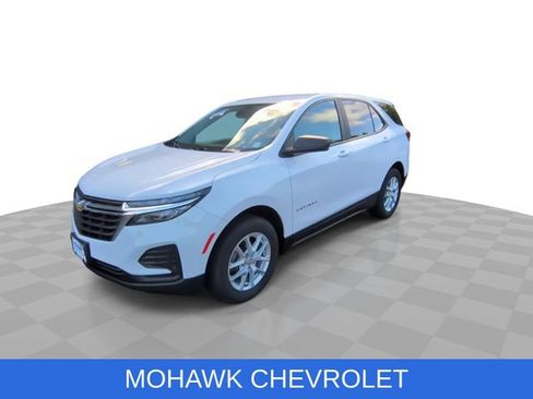 Used 2024 Chevrolet Equinox LS w/ LS Convenience Package AWD/4WD image 4