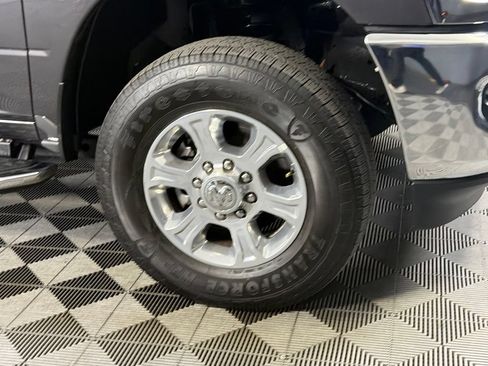 Used 2025 RAM 2500 Big Horn AWD/4WD image 12