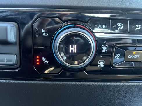 Certified 2025 Chevrolet Silverado 1500 LT image 24