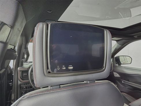 Used 2023 Ford Expedition Limited AWD/4WD image 35