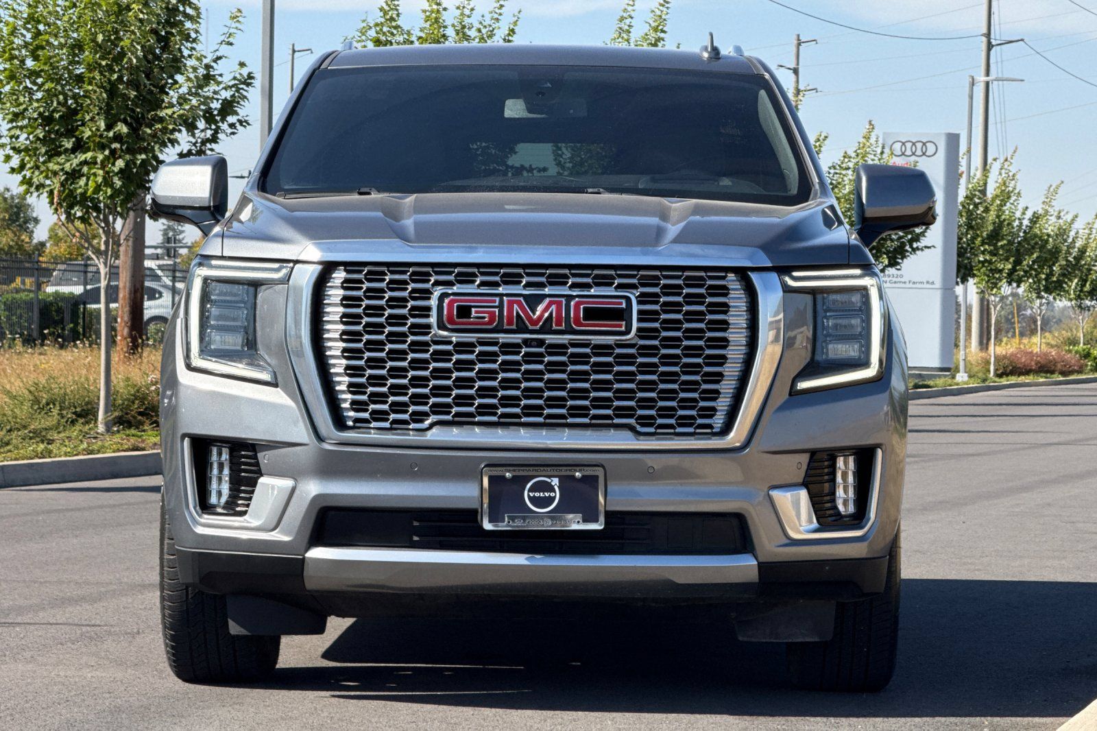 Used 2022 GMC Yukon XL Denali AWD/4WD image 8