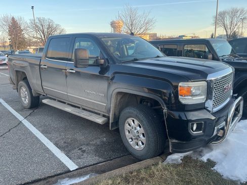 Used 2015 GMC Sierra 3500 Denali w/ Duramax Plus Package image 2