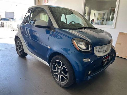 Used 2016 smart fortwo Coupe RWD image 9