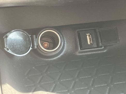 Used 2021 Toyota RAV4 XLE w/ XLE Grade Weather Package AWD/4WD image 38