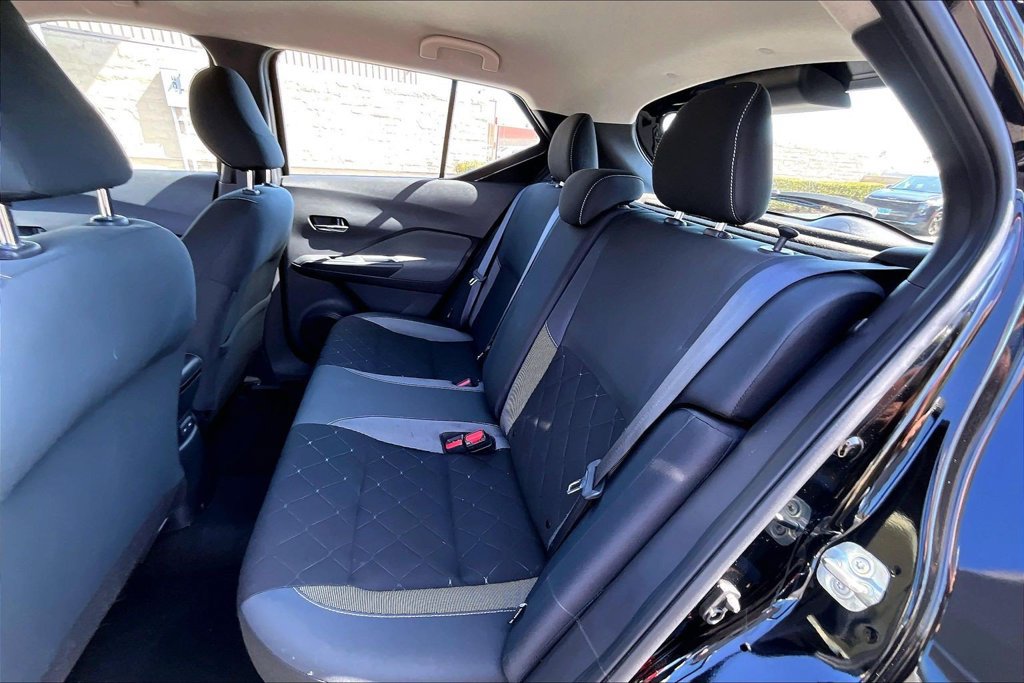 Used 2020 Nissan Kicks SV FWD image 16