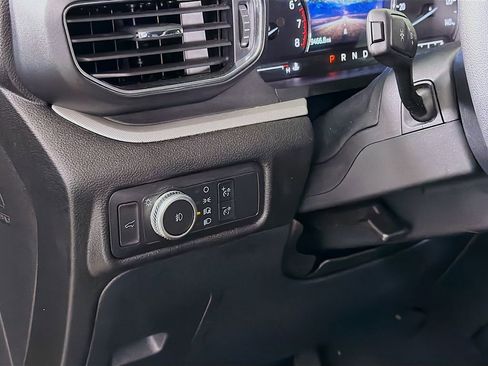 Used 2022 Ford Explorer XLT w/ Equipment Group 202A image 12