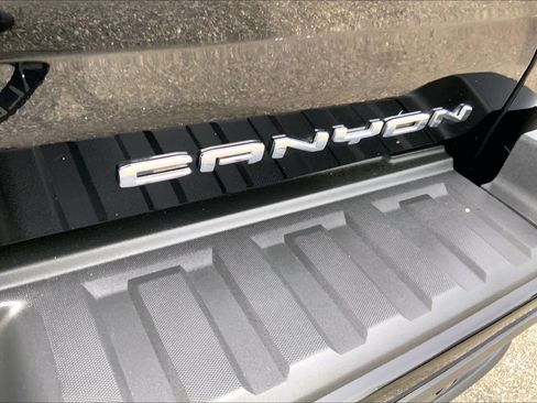 Used 2022 GMC Canyon Denali AWD/4WD image 10