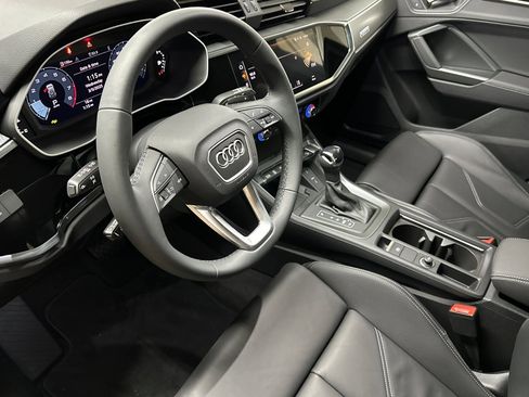 New 2025 Audi Q3 2.0T Premium image 23