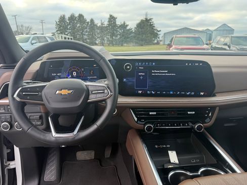 Used 2025 Chevrolet Tahoe High Country w/ Sun And Tow Package image 17