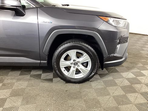 Used 2020 Toyota RAV4 XLE w/ Convenience Package AWD/4WD image 7
