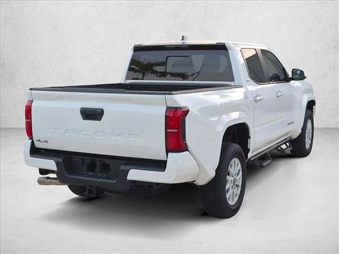 Used 2024 Toyota Tacoma SR5 AWD/4WD image 5