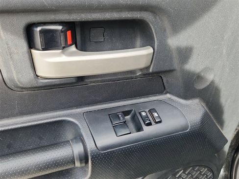 Used 2012 Toyota FJ Cruiser 4WD image 18