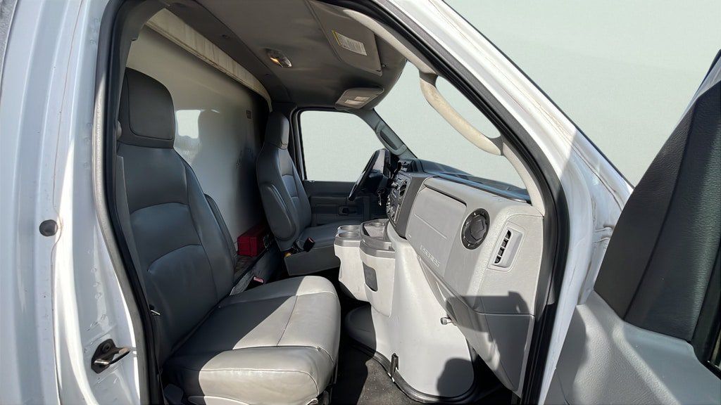Used 2015 Ford E-350 and Econoline 350 Super Duty RWD image 18
