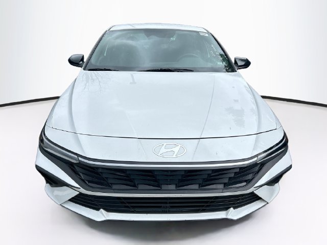 Certified 2025 Hyundai Elantra SEL FWD image 4
