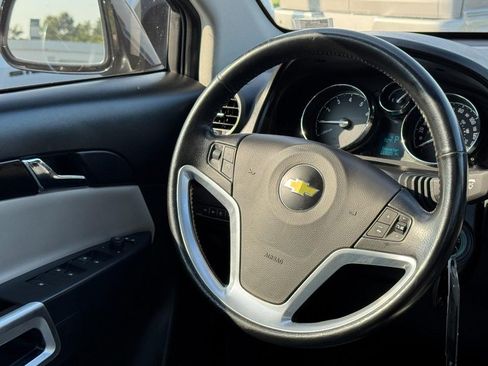 Used 2013 Chevrolet Captiva Sport LTZ FWD image 15