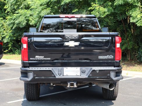 Used 2024 Chevrolet Silverado 3500 High Country w/ Technology Package AWD/4WD image 8