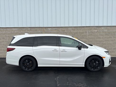 Used 2025 Honda Odyssey Sport-L image 2
