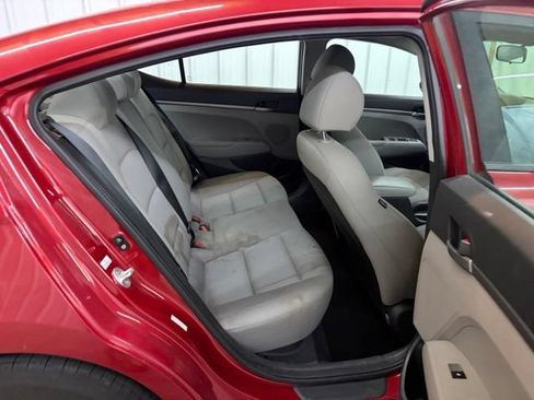 Used 2018 Hyundai Elantra SE FWD image 11