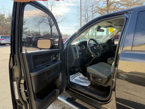 Used 2018 RAM 1500 Express w/ Express Value Package image 9