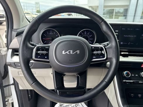 Used 2022 Kia Carnival LX FWD image 24