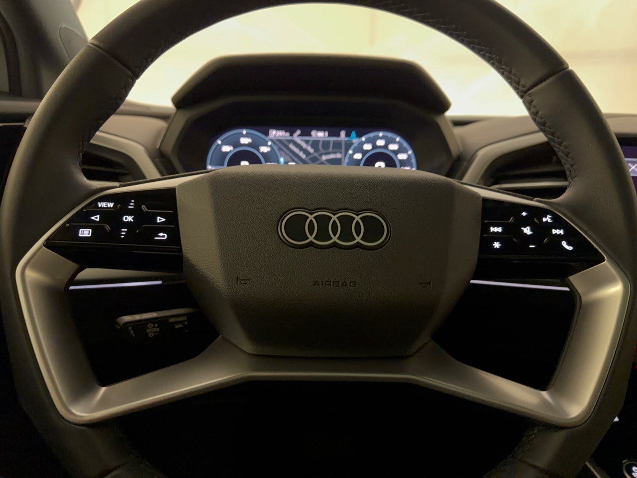 Used 2025 Audi Q4 e-tron Premium w/ Convenience Package RWD image 10