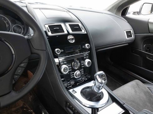 Used 2009 Aston Martin DBS Coupe RWD image 32