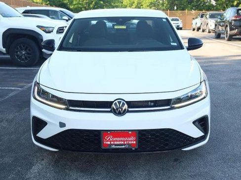 Used 2025 Volkswagen Jetta Sport FWD image 4