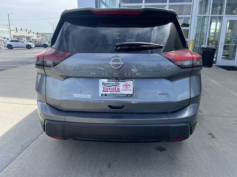 Used 2025 Nissan Rogue SV AWD/4WD image 32