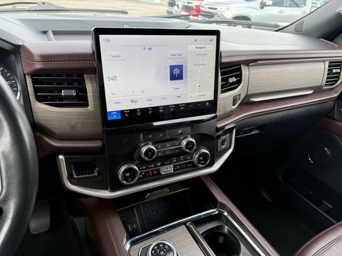 Used 2023 Ford Expedition Limited image 27