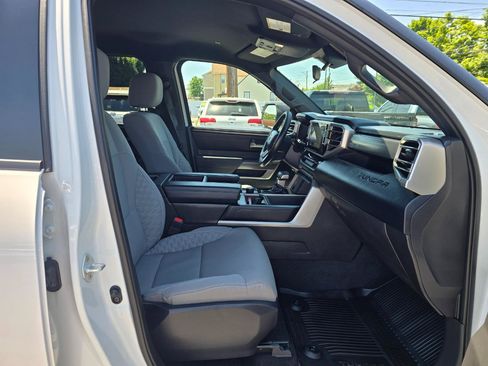 Used 2025 Toyota Tundra SR5 AWD/4WD image 15