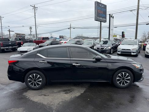 Used 2019 Nissan Altima 2.5 S FWD image 2
