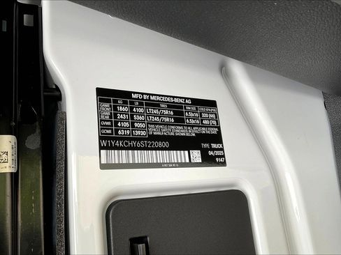 Used 2025 Mercedes-Benz Sprinter 2500 image 18