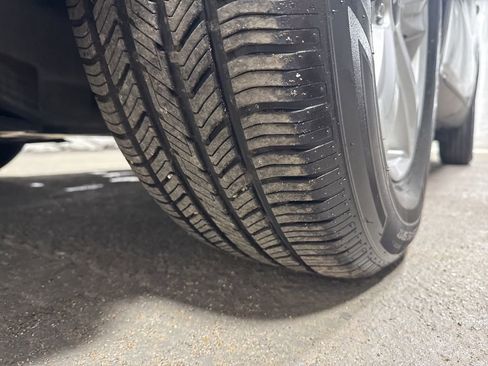 Used 2023 Kia Sorento LX image 34