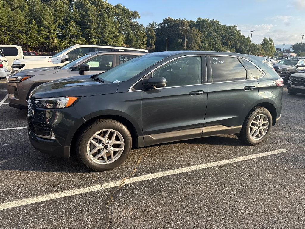 Used 2024 Ford Edge SEL w/ Convenience Package AWD/4WD image 6