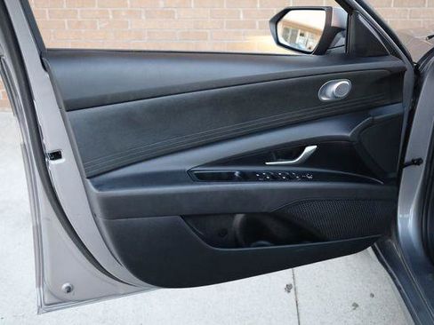 Used 2025 Hyundai Elantra SE w/ Cargo Package FWD image 14