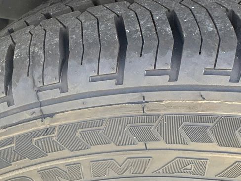 Used 2024 Ford Transit 250 148 Medium Roof RWD image 10