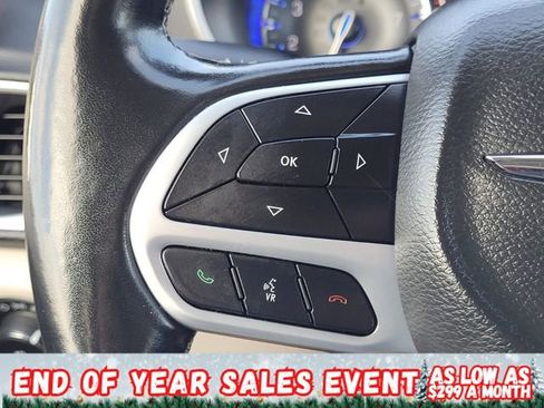 Used 2022 Chrysler Pacifica Touring-L image 27