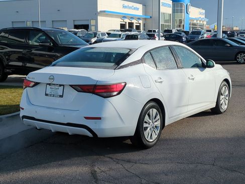 Used 2023 Nissan Sentra S image 3