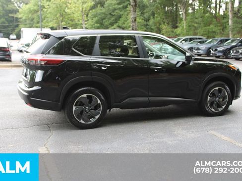 Used 2024 Nissan Rogue SV FWD image 6
