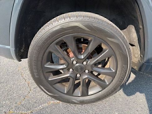 Used 2018 Jeep Grand Cherokee Altitude AWD/4WD image 8