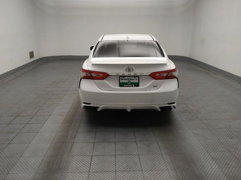 Used 2020 Toyota Camry SE w/ Convenience Package FWD image 6