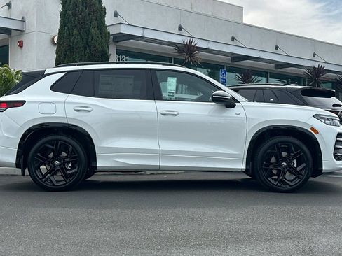 New 2026 Volkswagen Tiguan SE R-Line FWD image 4