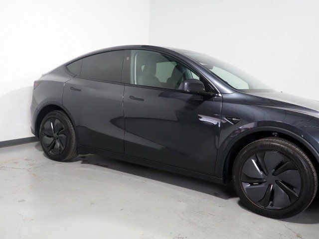 Used 2026 Tesla Model Y Long Range RWD image 56