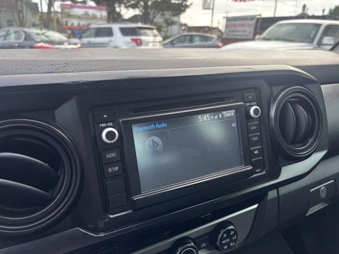 Used 2018 Toyota Tacoma SR RWD image 8