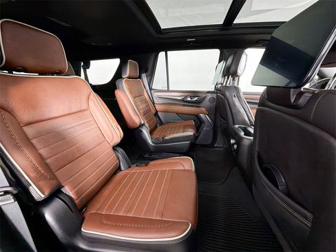 Used 2023 GMC Yukon Denali Ultimate image 28
