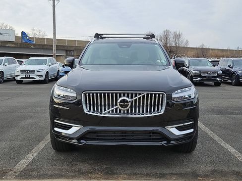 Certified 2023 Volvo XC90 T8 Ultimate image 2