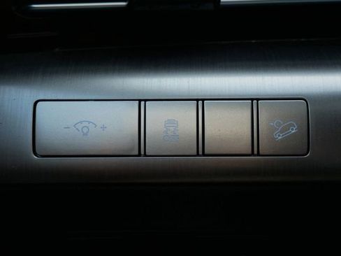 Used 2025 Hyundai Kona Limited AWD/4WD image 16
