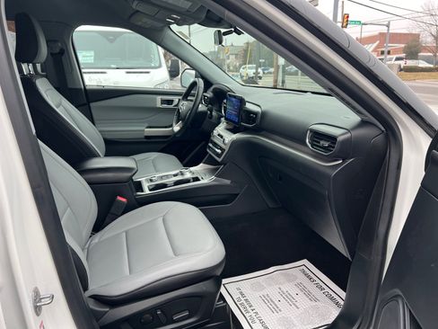 Certified 2021 Ford Explorer XLT w/ Equipment Group 202A image 26