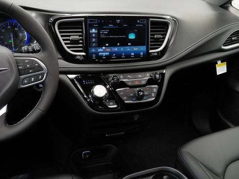 New 2026 Chrysler Pacifica Select image 20