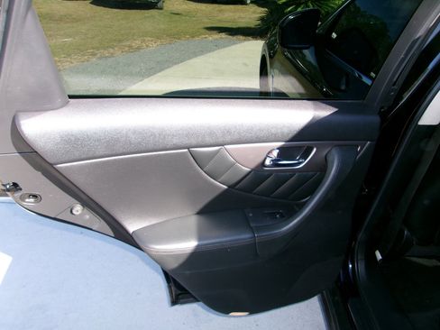 Used 2013 INFINITI FX37 2WD w/ Premium Pkg image 11